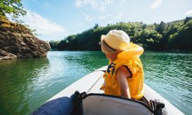 Naviguer en toute sécurité avec un kayak de mer gonflable : les avantages et conseils d&rsquo;utilisation